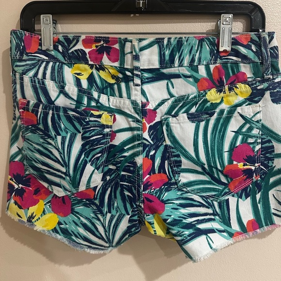 Old Navy Women's Floral Print Shorts - Multicolor - Picture 5 of 6